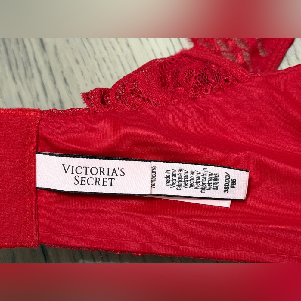 NEW Victoria's Secret Incredible Padded No-Wire Red Lace Racerback Bra 38DDD - Picture 4 of 5